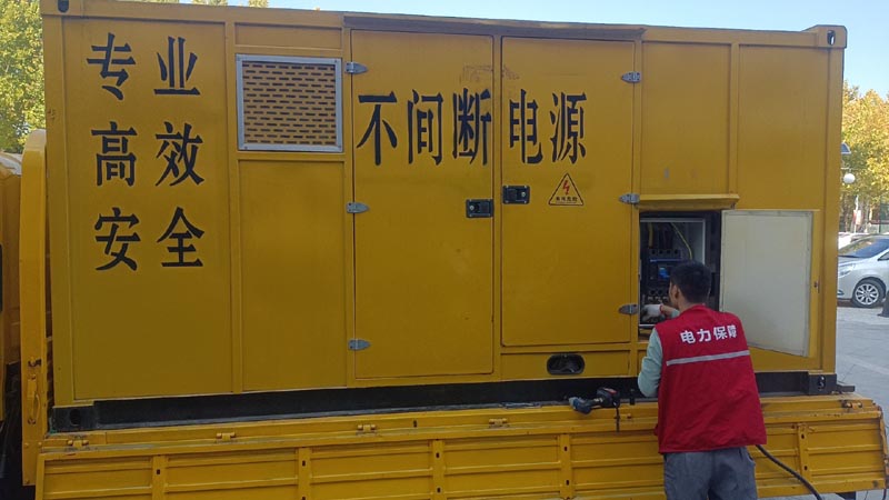 洮南柴油发电机组和UPS电源配合使用时，如何避免切换过程中的电力中断？